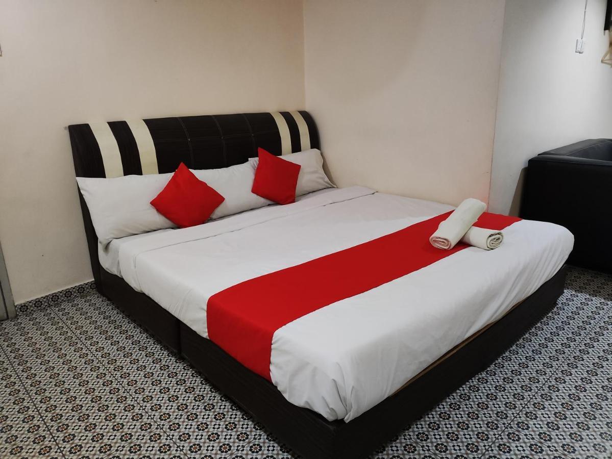 Ar Rayyan Hotel Tanah Rata Bagian luar foto