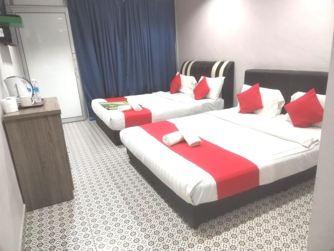Ar Rayyan Hotel Tanah Rata Bagian luar foto