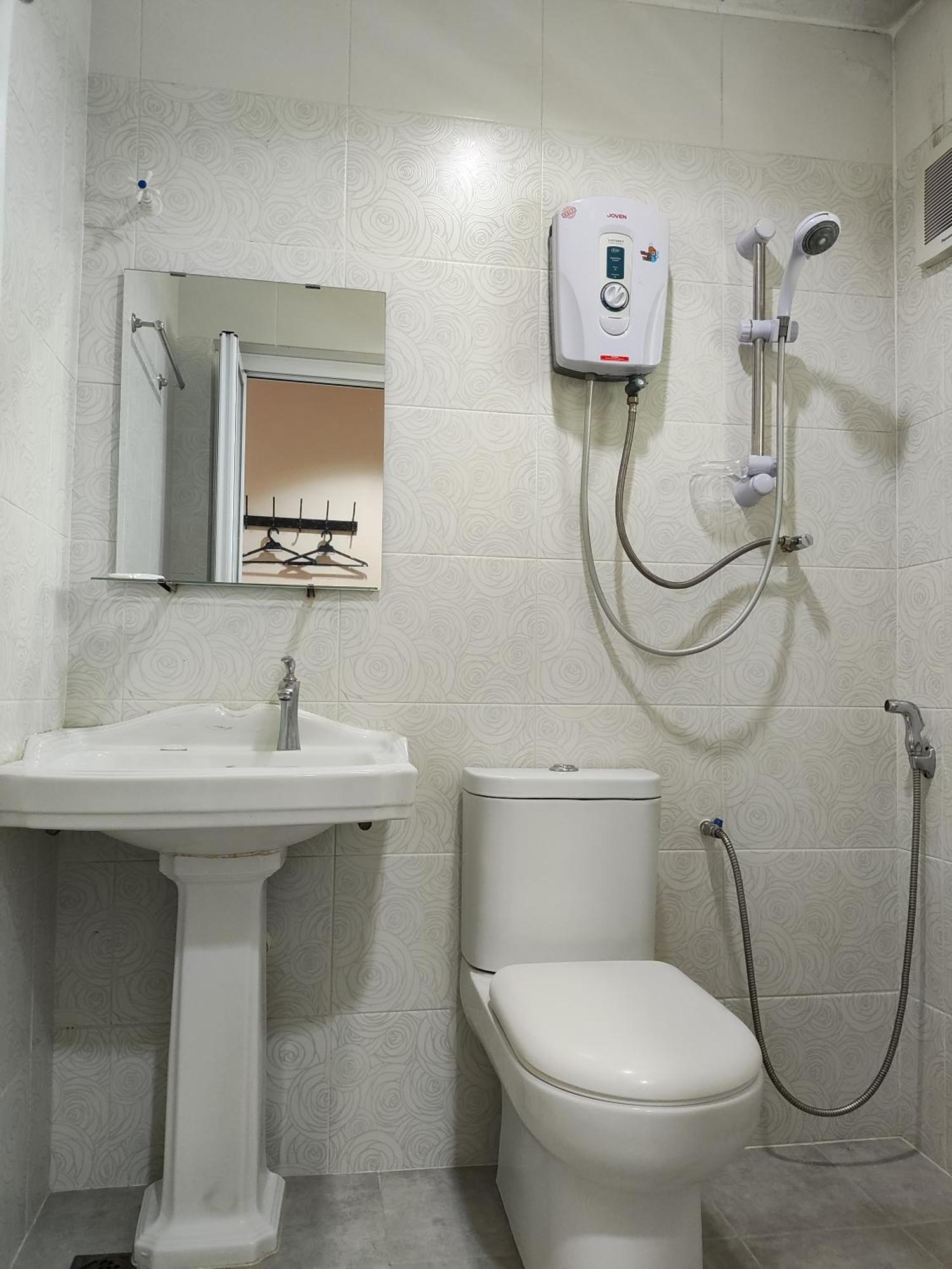 Ar Rayyan Hotel Tanah Rata Bagian luar foto