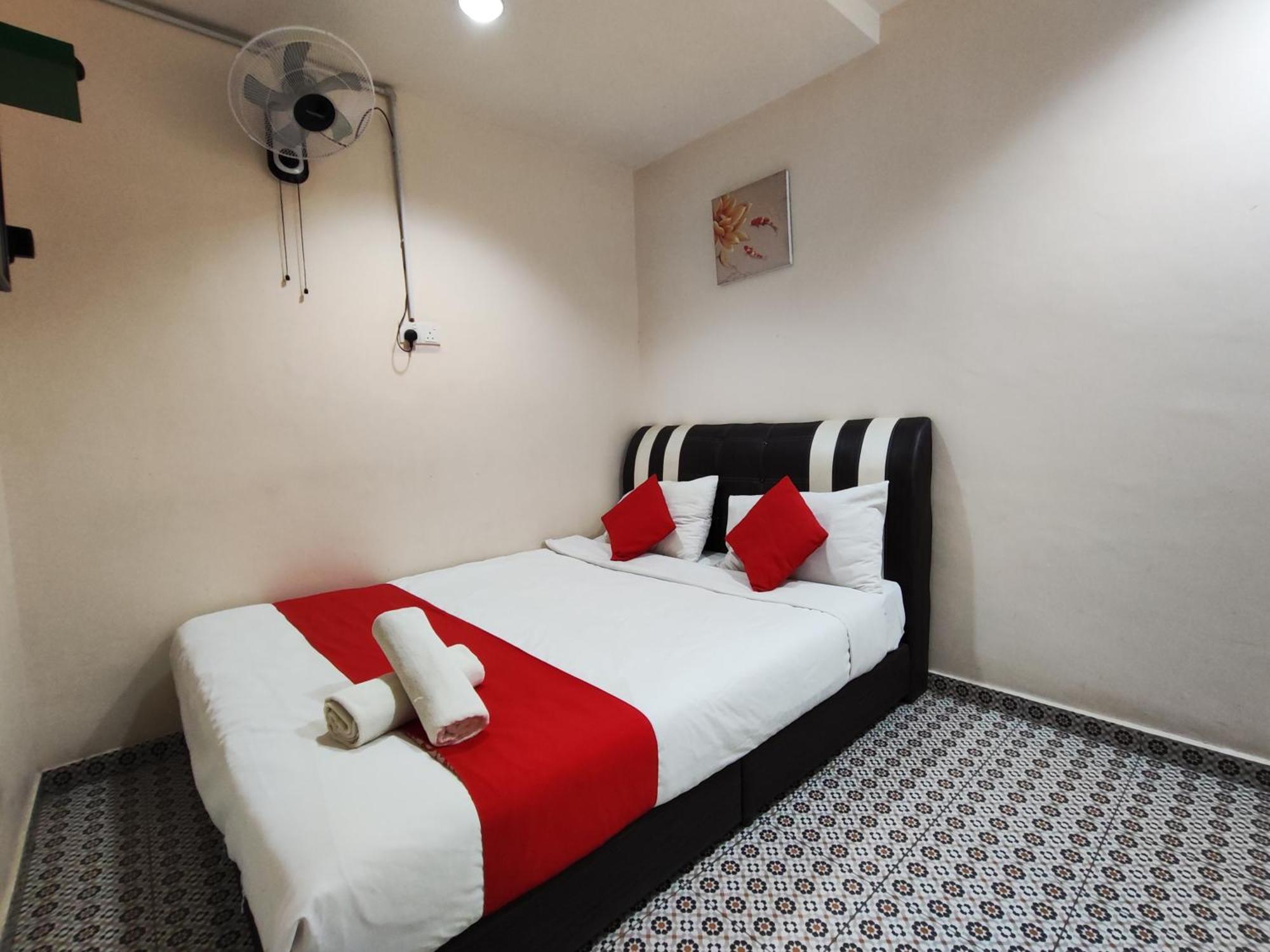 Ar Rayyan Hotel Tanah Rata Bagian luar foto
