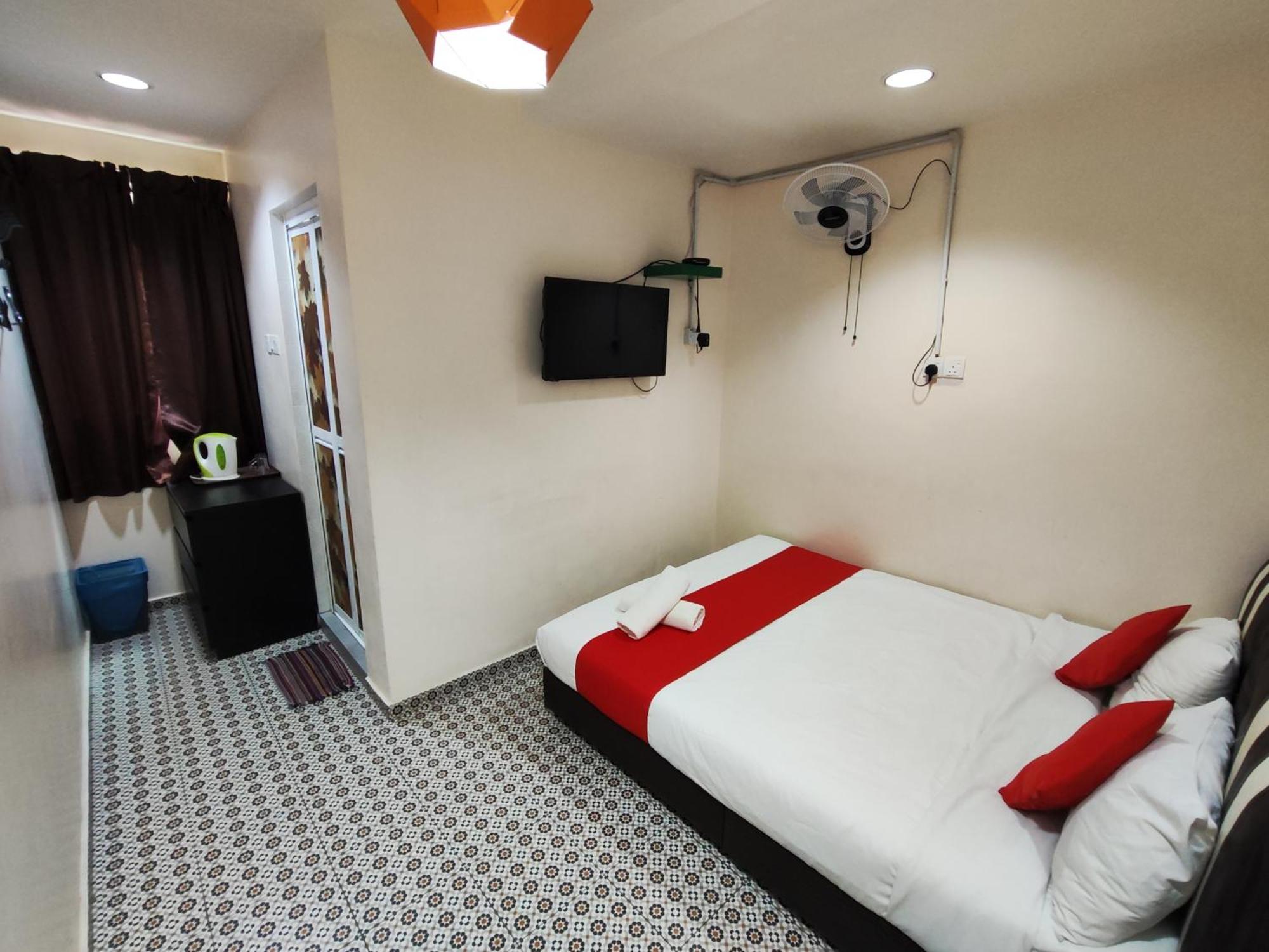 Ar Rayyan Hotel Tanah Rata Bagian luar foto